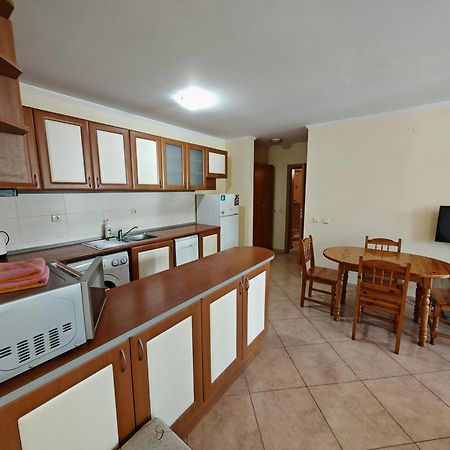 Marina Delfin Apartments - Top Location & Pet Friendly Sveti Vlas Extérieur photo
