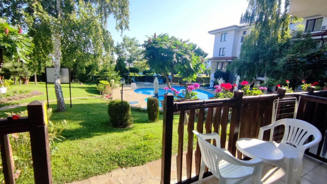 Marina Delfin Apartments - Top Location & Pet Friendly Sveti Vlas Extérieur photo