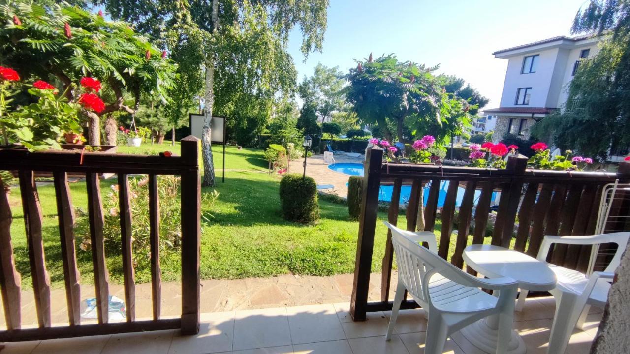Marina Delfin Apartments - Top Location & Pet Friendly Sveti Vlas Extérieur photo
