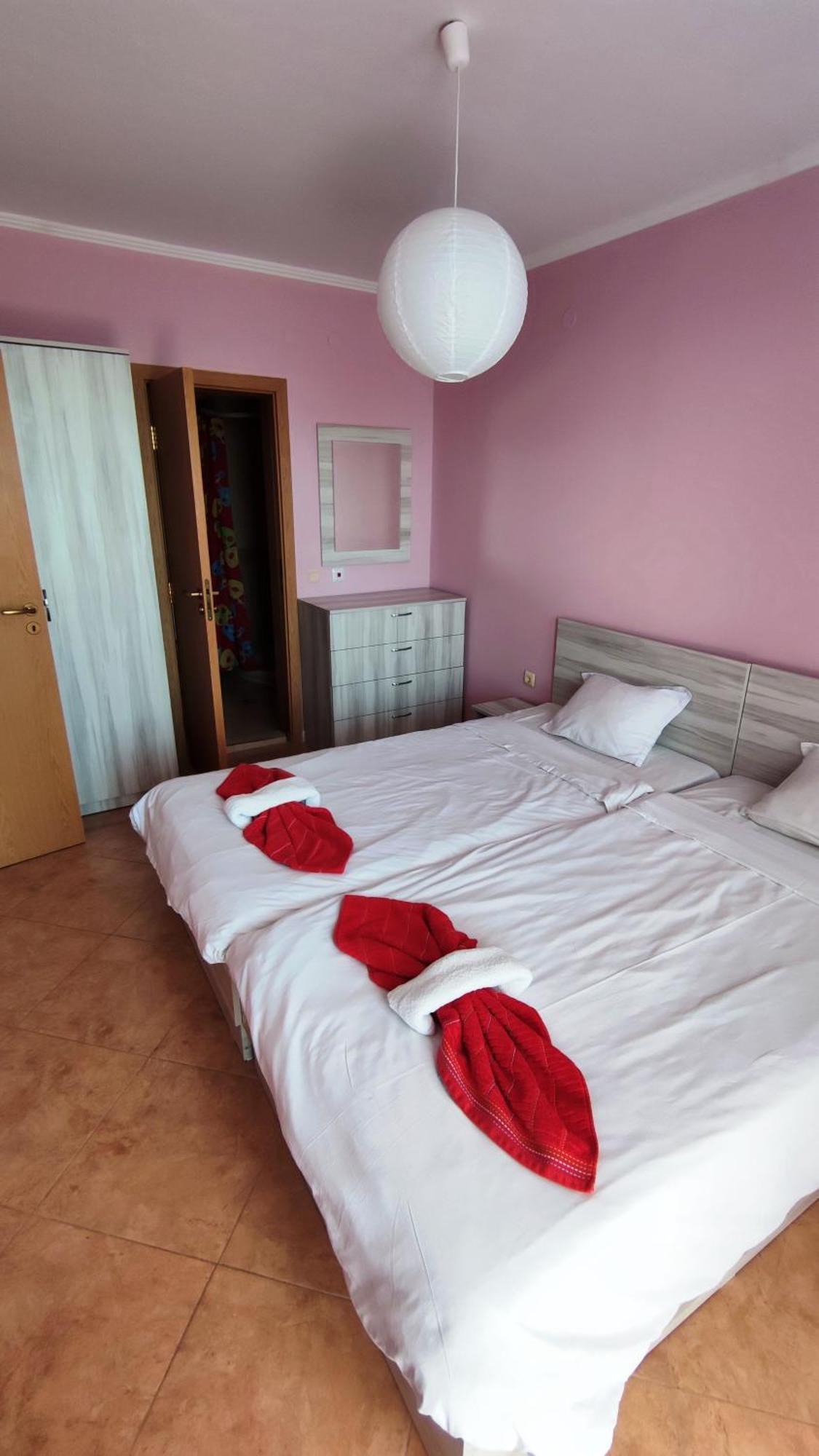 Marina Delfin Apartments - Top Location & Pet Friendly Sveti Vlas Extérieur photo