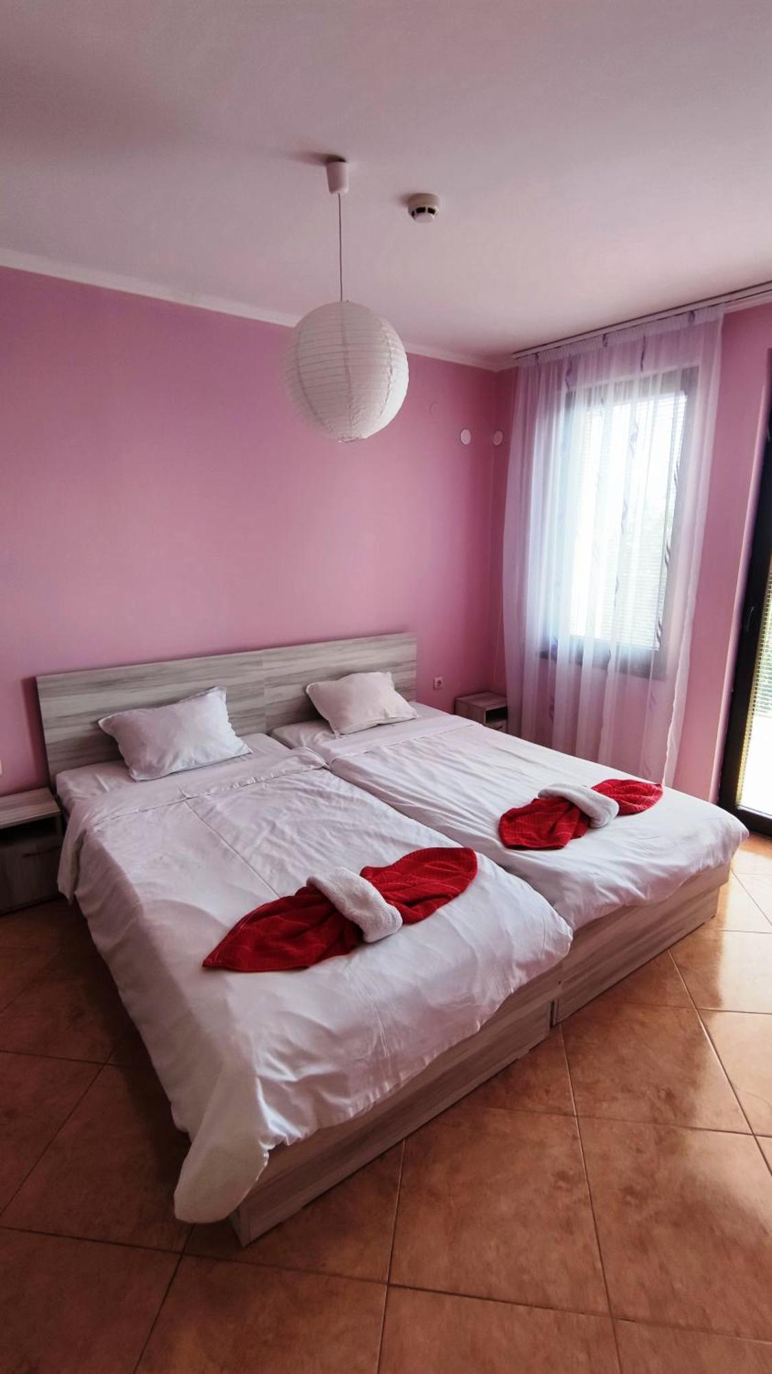 Marina Delfin Apartments - Top Location & Pet Friendly Sveti Vlas Extérieur photo