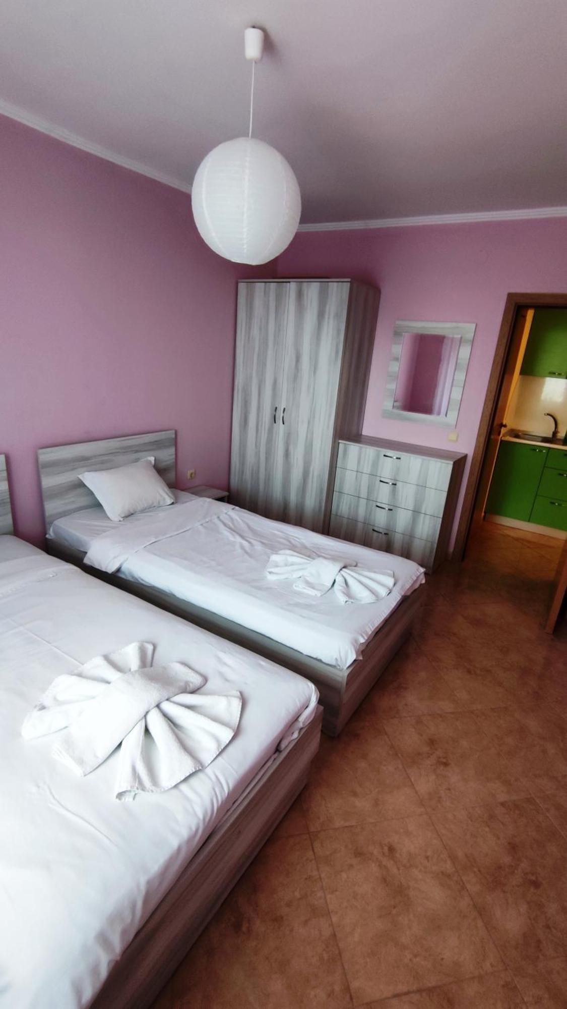 Marina Delfin Apartments - Top Location & Pet Friendly Sveti Vlas Extérieur photo