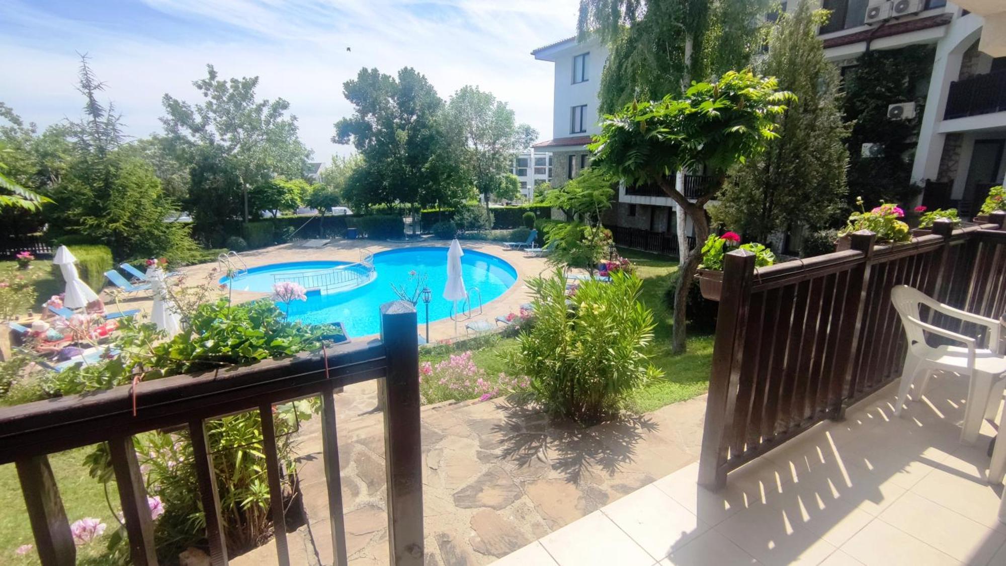 Marina Delfin Apartments - Top Location & Pet Friendly Sveti Vlas Extérieur photo