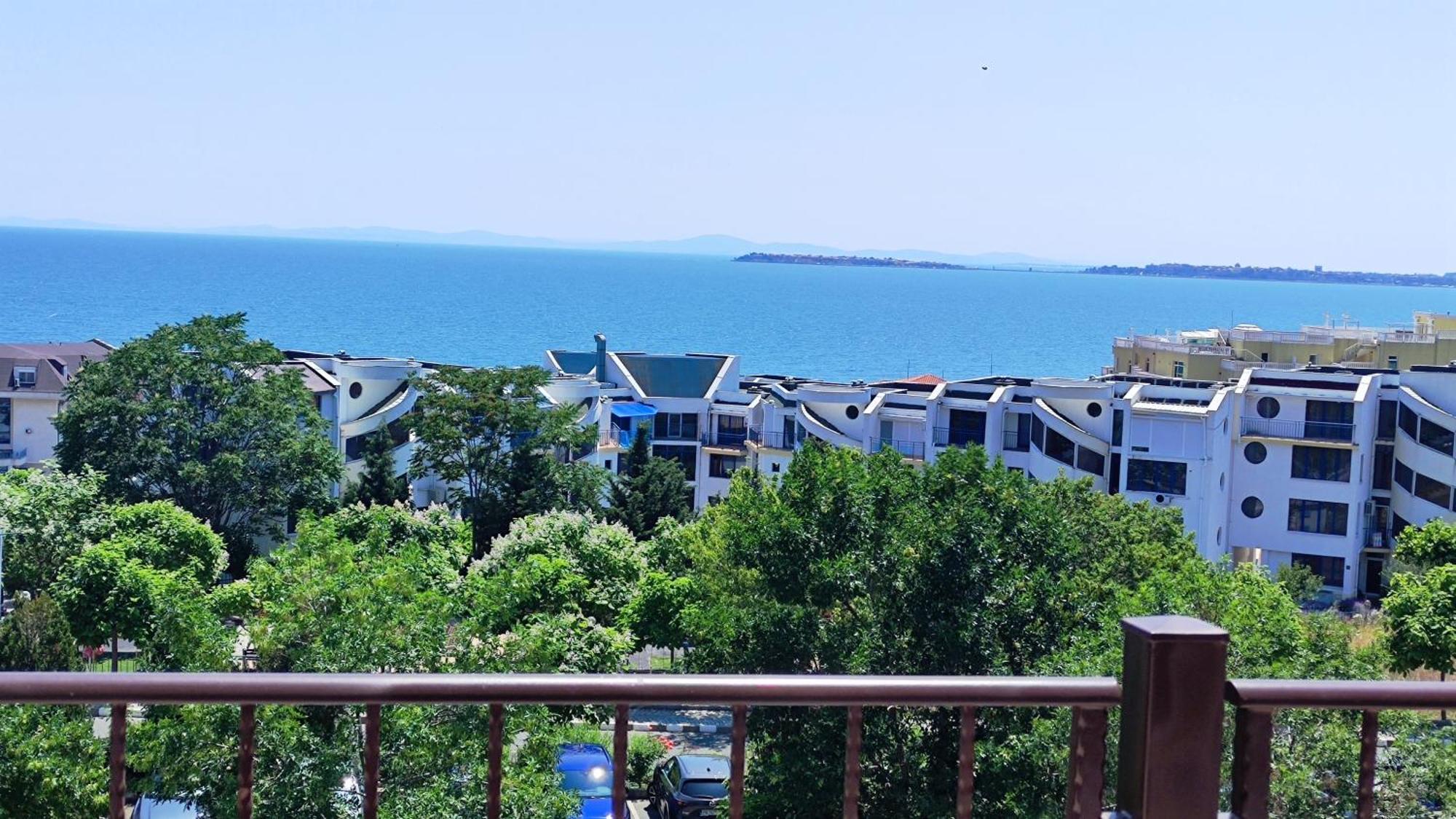 Marina Delfin Apartments - Top Location & Pet Friendly Sveti Vlas Extérieur photo