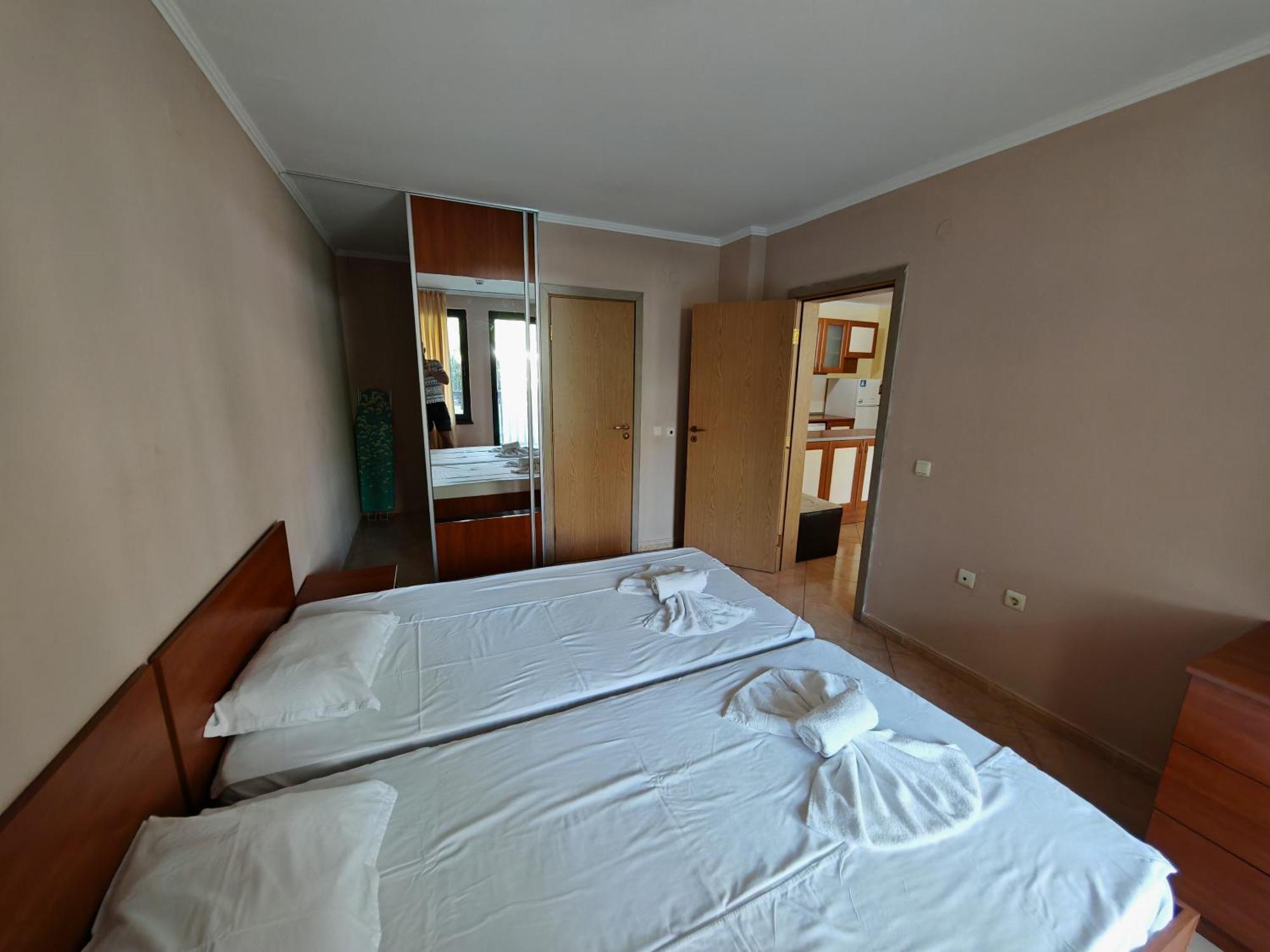 Marina Delfin Apartments - Top Location & Pet Friendly Sveti Vlas Extérieur photo