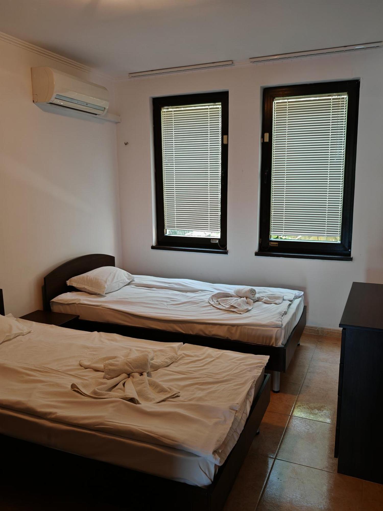 Marina Delfin Apartments - Top Location & Pet Friendly Sveti Vlas Extérieur photo