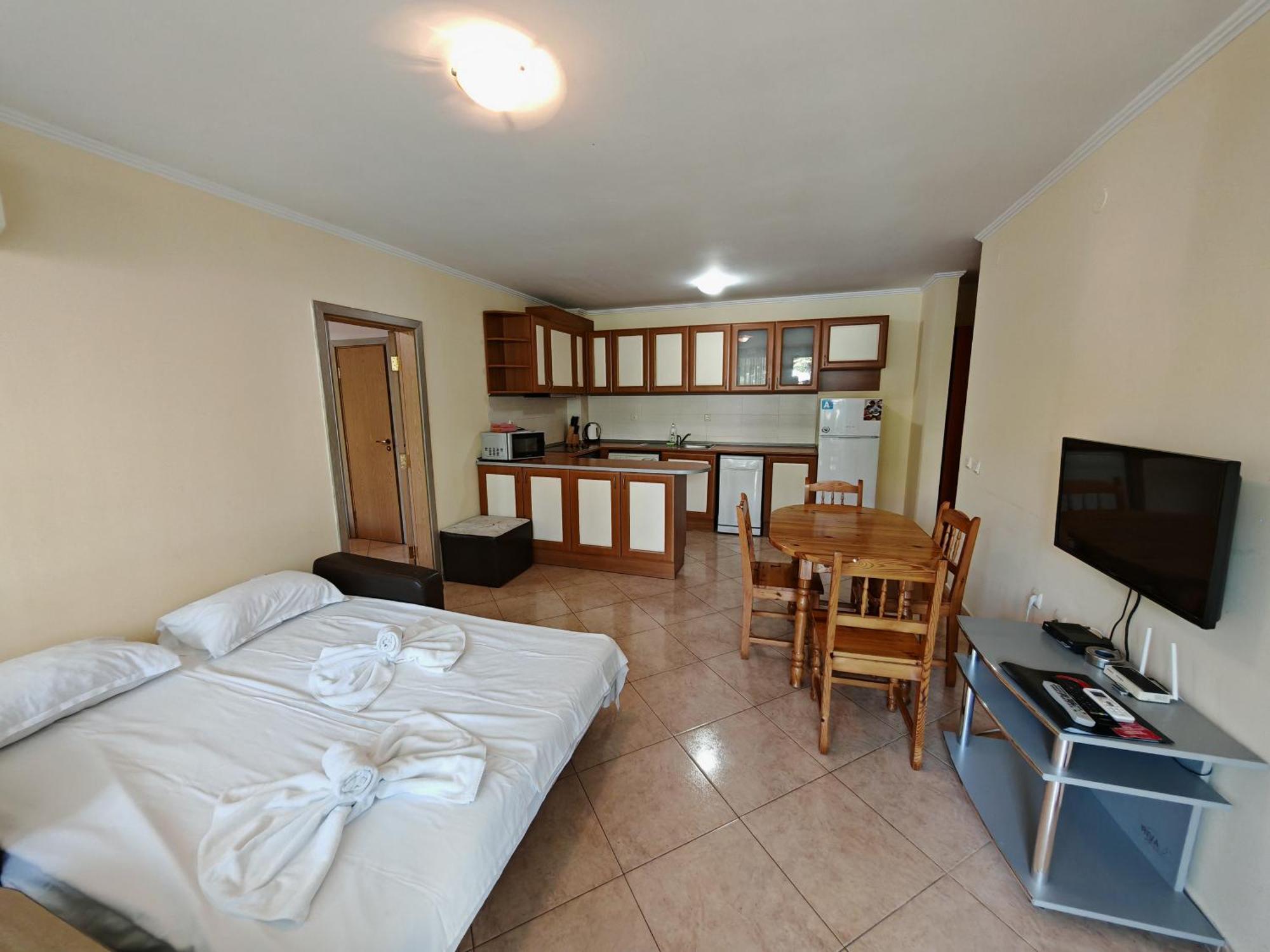 Marina Delfin Apartments - Top Location & Pet Friendly Sveti Vlas Extérieur photo