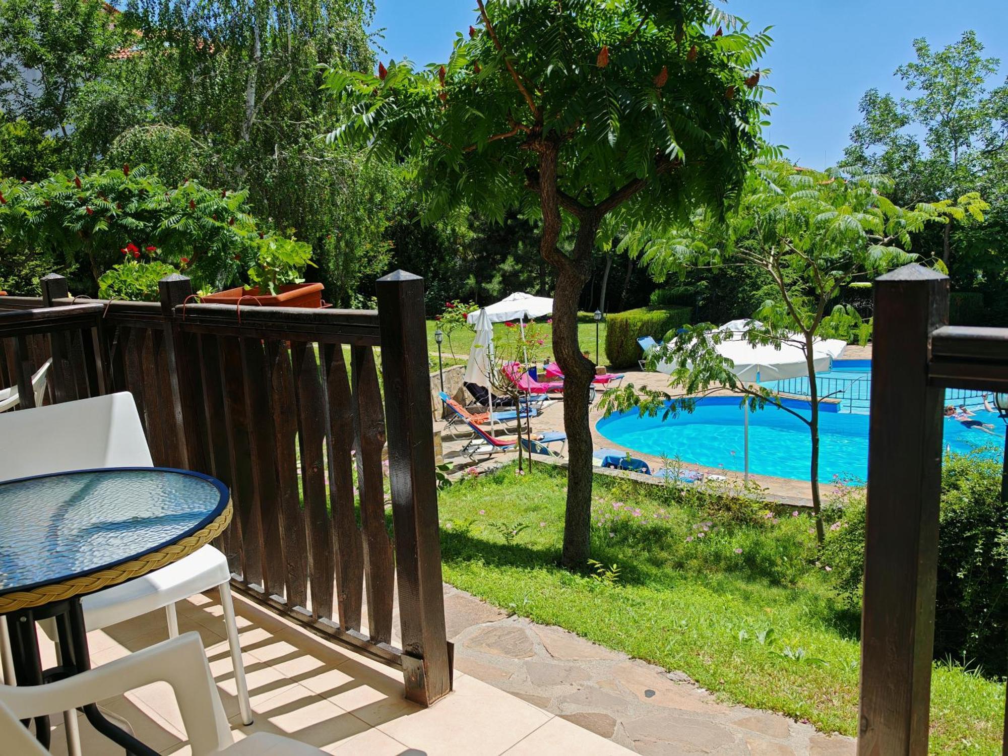 Marina Delfin Apartments - Top Location & Pet Friendly Sveti Vlas Extérieur photo