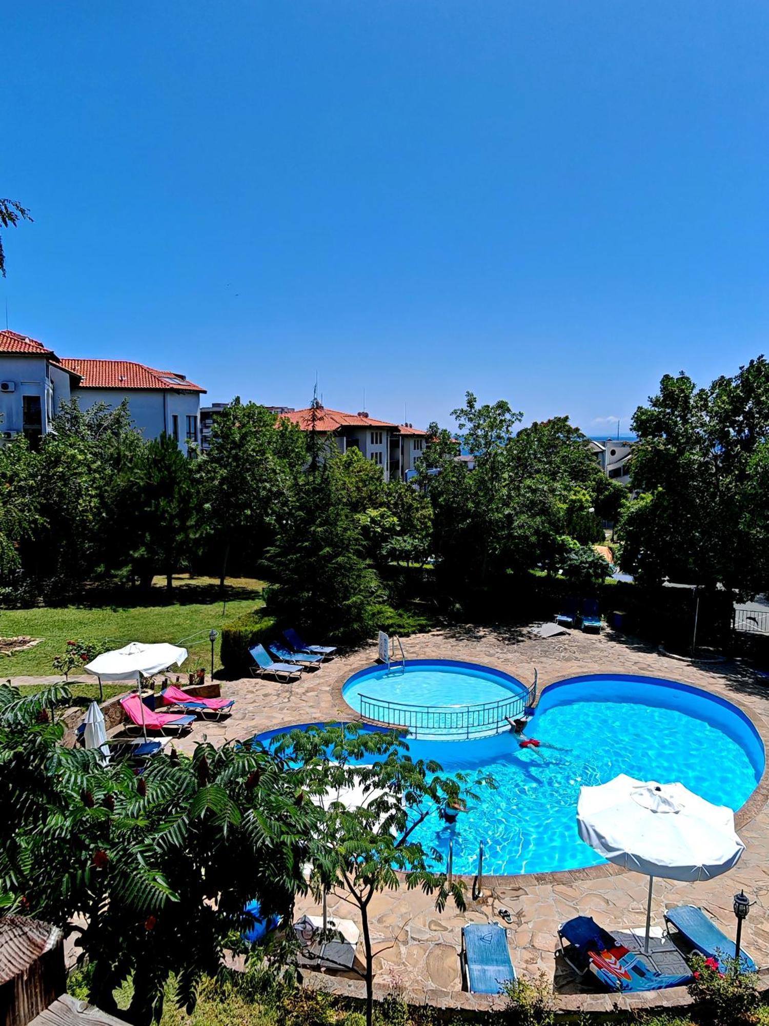Marina Delfin Apartments - Top Location & Pet Friendly Sveti Vlas Extérieur photo