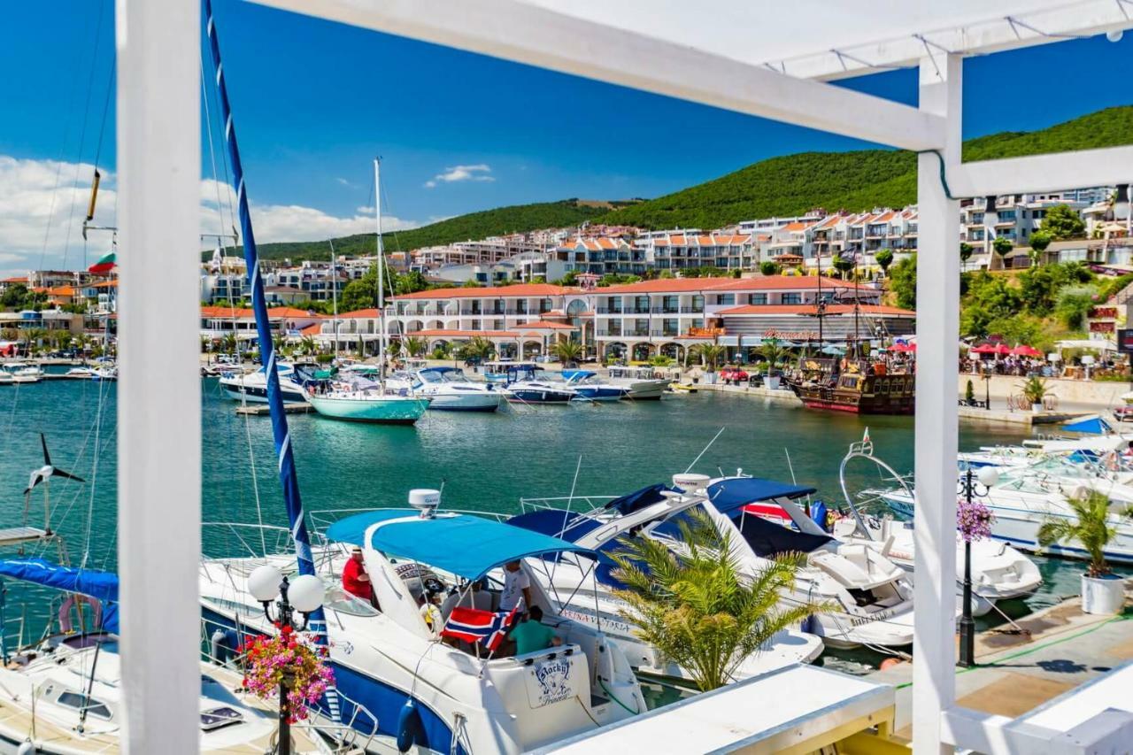 Marina Delfin Apartments - Top Location & Pet Friendly Sveti Vlas Extérieur photo