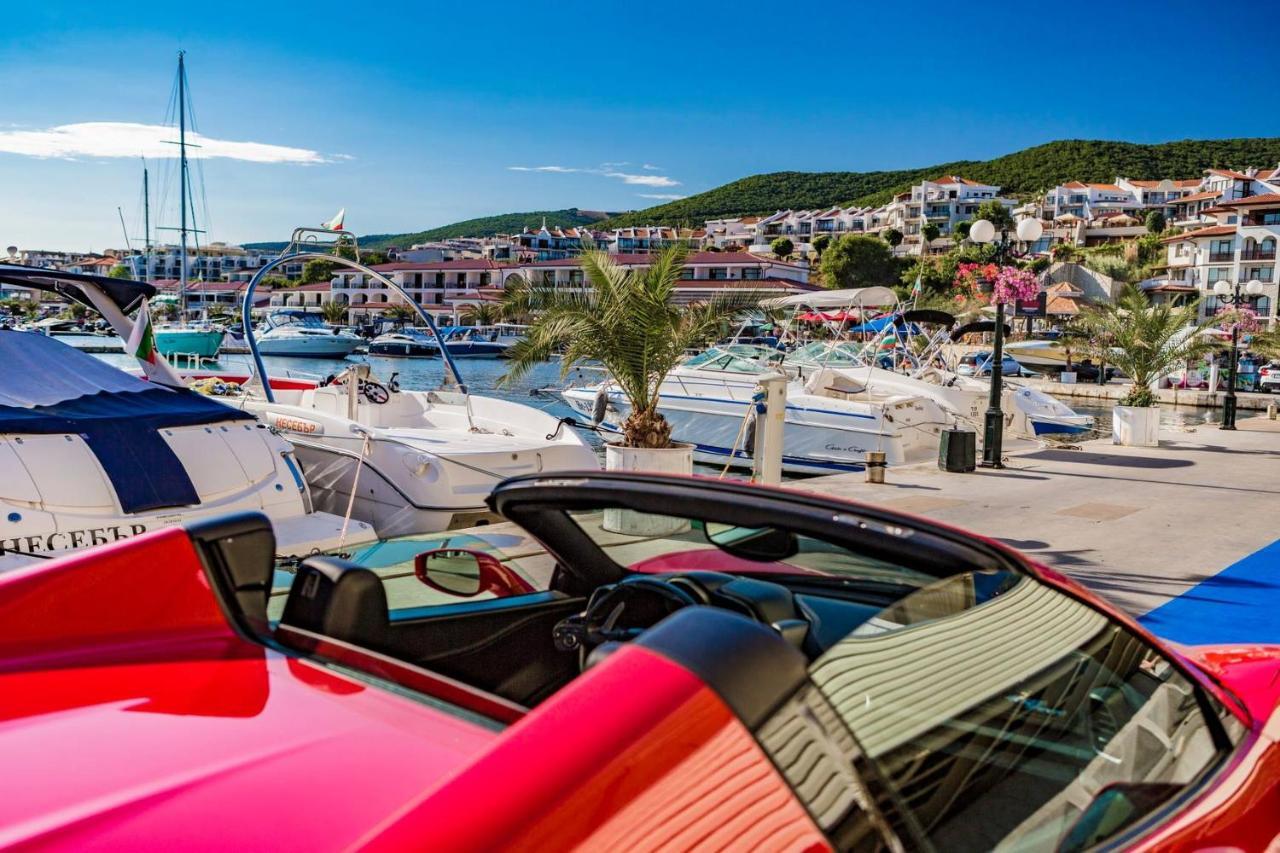 Marina Delfin Apartments - Top Location & Pet Friendly Sveti Vlas Extérieur photo